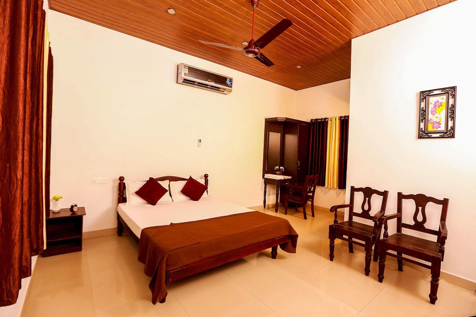 Baywatch Beach Resort Alappuzha Exterior photo